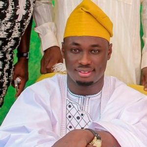 Meet your Posher, Akindele